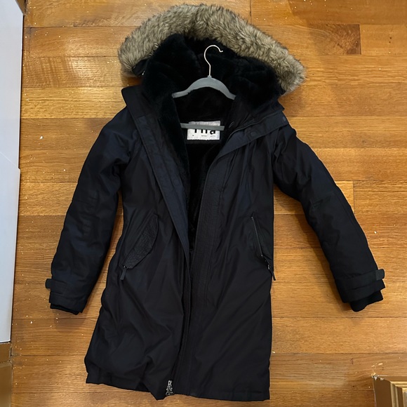 Aritzia (TNA) summit parka - black - Picture 1 of 3